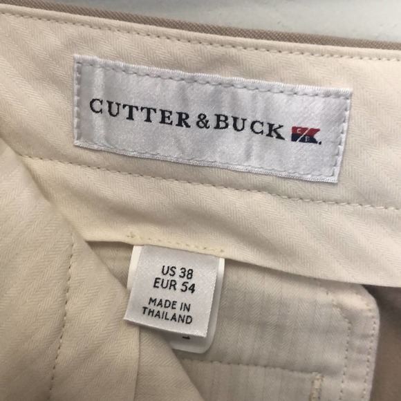 Cutter & Buck‎ Men’s Pleated Front Khaki Shorts. Size 38 EUC - Picture 3 of 4